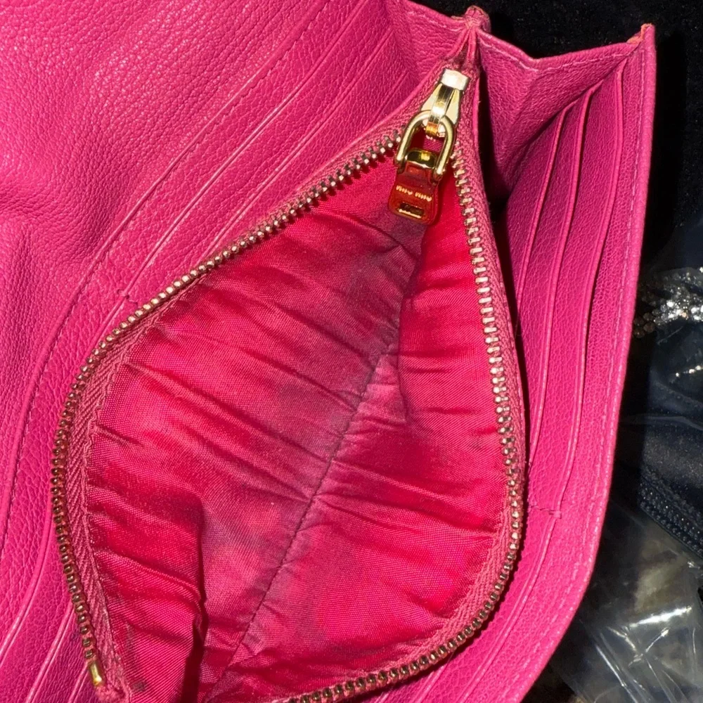 Miu Miu Pink Leather Wallet with Gold Logo - Picture 10 of 16